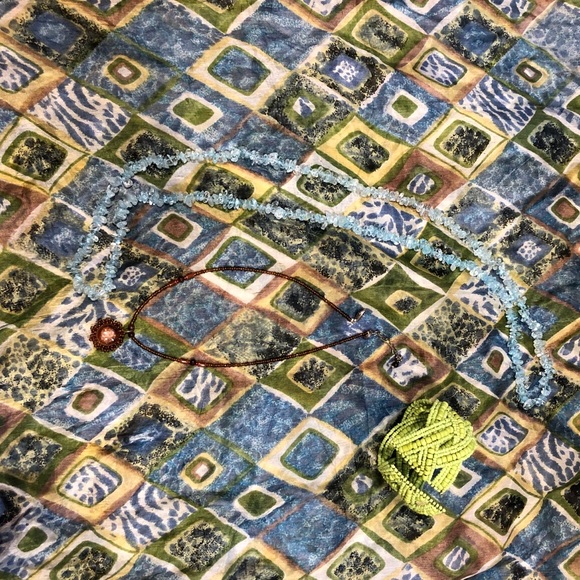 Scarf with coordinating jewelry bundle - Picture 4 of 6